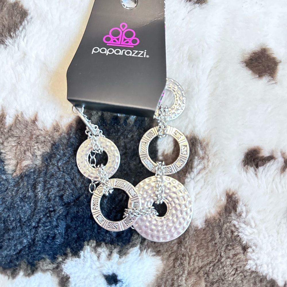 Paparazzi Silver Circle bracelet
